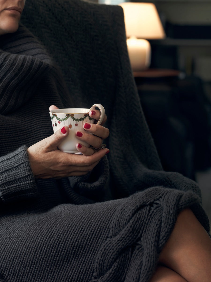 Royal Copenhagen Stjerneriflet jul højhankskop m/ underkop - 24 cl. - Bahne